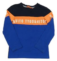 Tmavomodro-safírovo-oranžové triko s nápisem