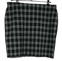 Dámska čierno-biela kockovaná pletená sukňa New Look