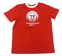 Červeno-biele futbalové tričko so znakom HAKRO