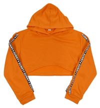 Tmavooranžová crop mikina s pruhmi s nápismi a sluníčky a kapucňou SHEIN