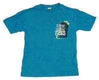 Modrozelené tričko s potlačou Chapter Young