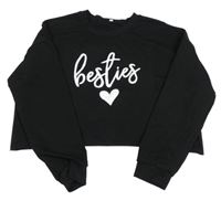 Čierna crop mikina s nápisom a srdcem Shein