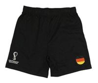 Čierne športové kraťasy s vlajkou
