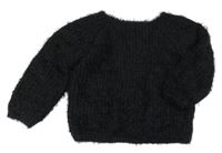 Čierny chlpatý vlnený sveter