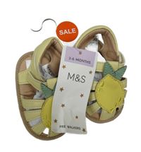 Nové - Žluté capáčky/sandály s citrónem M&S vel. 16