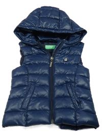 Tmavomodrá šusťáková zateplená vesta s kapucí Benetton