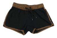 Čierno-hnedo-vzorované šušťákové kraťasy Protest