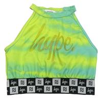 Zeleno-modrozeleno-čierno-biely batikovaný športový crop top s logy hype.