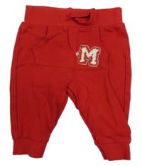 Červené tepláky s písmenem C&A