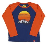 Tmavomodro-červené triko s horami a sluncem