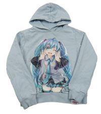 Svetlomodrá crop mikina s dívkou a kapucňou
