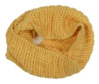 Žlutá pletená límcová šála 
