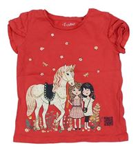 Červené tričko s dievčatkom a koníkem a volánikmi C&A
