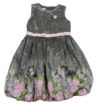 Sivé saténové balónové šaty s výšivkami růží a 3D květem