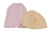 2x čepice - meruňková květovaná + růžová žebrovaná 