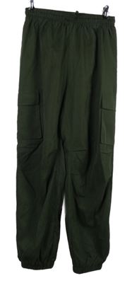 Dámske khaki šušťákové cargo nohavice s vreckami Shein