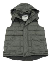 Šedo-černá šusťáková zateplená vesta s kapucí Matalan