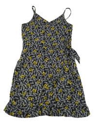 Čierne kvietkovane šaty s mašlí na boku Kiabi