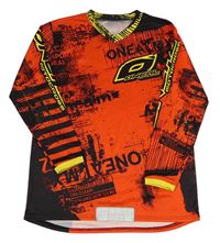 Červeno-černé vzorované sportovní triko s nápisy
