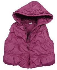 Fuchsiová šusťáková zateplená vesta s kapucí 