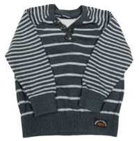 Tmavosivý pruhovaný ľahký sveter