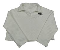 Biela vzorovaná crop mikina s nášivkou shein