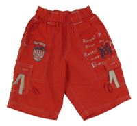 Červené plážové kraťasy s nápisy a kapsami 