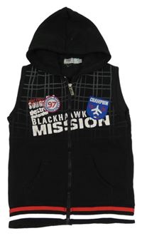 Čierna tepláková prepínaci vesta s potlačou a kapucňou