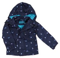 Tmavomodrá šusťáková jarní bunda s auty a kapucí Impidimpi
