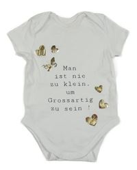 Biele body s nápismi a zlatými srdiečkami a motýlkom