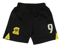 Černé sportovní kraťasy s nášivkou a číslem