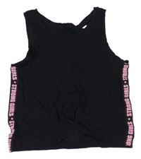 Čierny crop top s pruhom s nápismi C&A