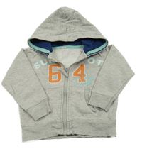 Svetlosivá prepínaci mikina s číslom a kapucňou