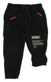 Čierne plátenné podšité cuff nohavice s nápisy - NASA