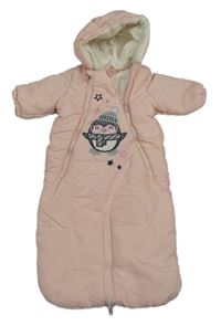 Světlerůžový šusťákový zimní fusak/kombinéza s tučňákem a kapucí Orsolino