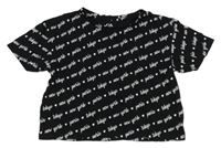 Čierne crop tričko s nápismi a srdiečkami C&A