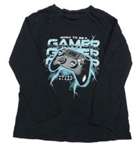 Čierne tričko s ovladačem