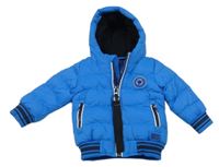 Modrý prošívaný šusťákový zimní bomber s nášivkou a pruhy a kapucí CARS JEANS