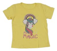 Žluté tričko s jednorožcem a duhou a nápisy