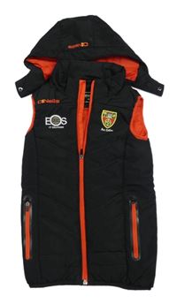 Čierna šušťáková zateplená vesta s nášivkou a kapucňou zn. O'Neills