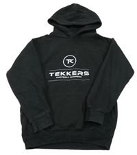 Čierna mikina s nápisom a kapucňou