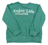 Zelená mikina s nápisom