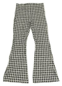Černo-bílé kostkované flare legíny M&S