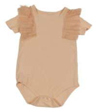 Svetloružové rebrované body s tylovymi volániky