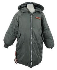 Dámský šedý šusťákový zimní kabát s nášivkami a kapucí