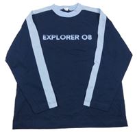 Tmavomodré tričko s nápisom a číslom