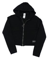 Čierny rebrovaný prepínaci crop sveter s kapucňou C&A