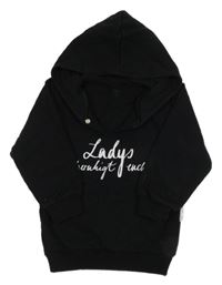 Čierna mikina s nápisom a kapucňou