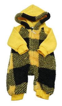 Čierno-tmavožltá kockovaná huňato/tepláková kombinéza s kapucňou