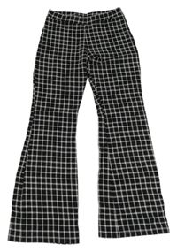 Černo-bílé kostkované flare kalhoty C&A